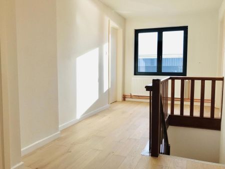 Gerenoveerde 4-slaapkamer woning met grote tuin en garage! - Photo 2