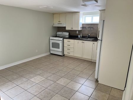 For Lease - 508 Stafford Drive Unit# Basement, Oakville, Ontario - Photo 3