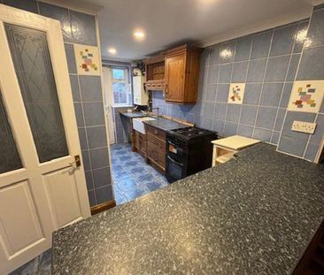 3 bedroom terraced house to rent - Photo 2