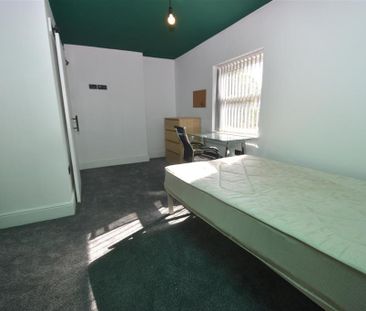 6 bedroom house to rent - Photo 4