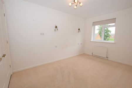 3 bedroom end of terrace house to rent - Photo 4