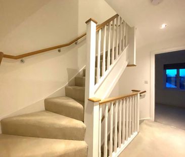 4 bedroom terraced house to rent - Photo 4