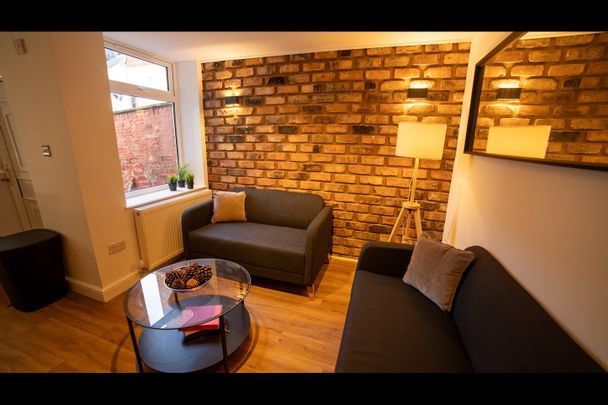 6 Bed Terraced House, Albert Edward Road, L7 - Photo 1