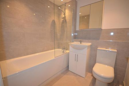 2 bedroom flat to rent - Photo 3