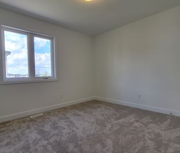 33 Walden Pond Dr, Amherstview, ON K7N 0E7 - Photo 4