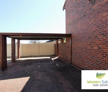 Spacious two bedroom ground floor apartment - Photo 1