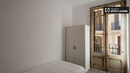 barcelona, Catalonia 08012 - Photo 3