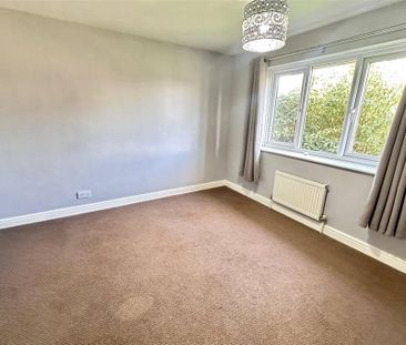 4 bedroom detached house to rent - Photo 3