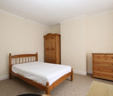4 bedroom terraced house to rent - Photo 1