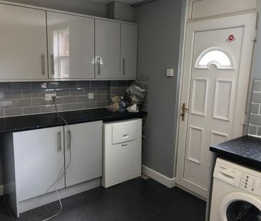 5 bedroom terraced house to rent - Photo 2