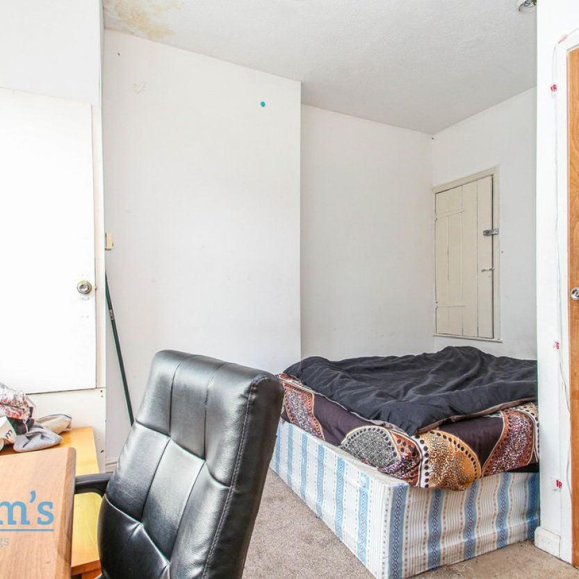 4 bed Mid Terraced House for Rent - Photo 1