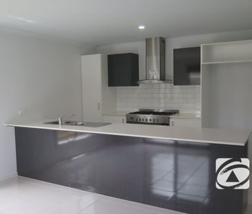 PERFECT FAMILY HOME IN PRIME LOCATION - Photo 4