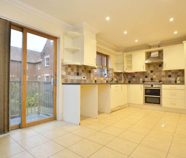 4 bedroom townhouse to rent - Photo 6