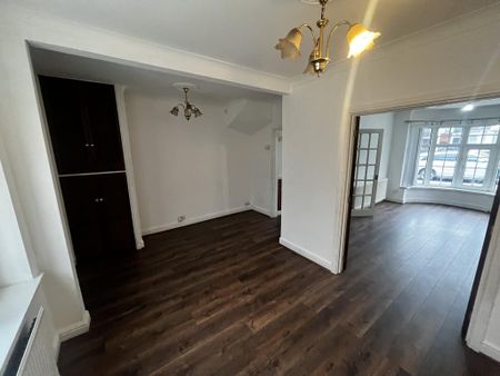 3 bedroom semi-detached house to rent - Photo 4