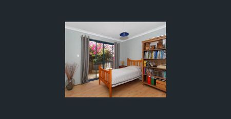 ACT FAST-3 BEDROOM,2 BATHROOM MODERN LOW MAINTENANCE LIVING - Photo 2