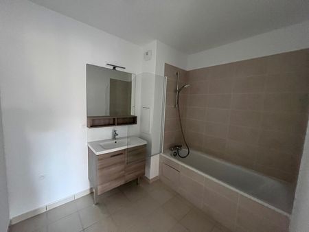 location Appartement T3 DE 64.5m² À BOBIGNY - Photo 2