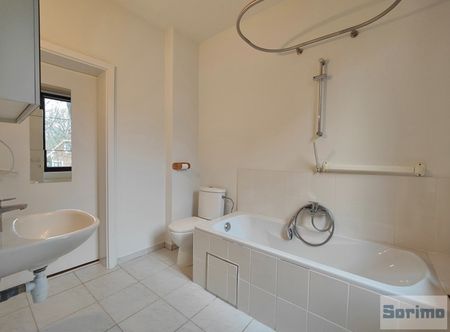 Rez-de-chaussée - à louer - Photo 4