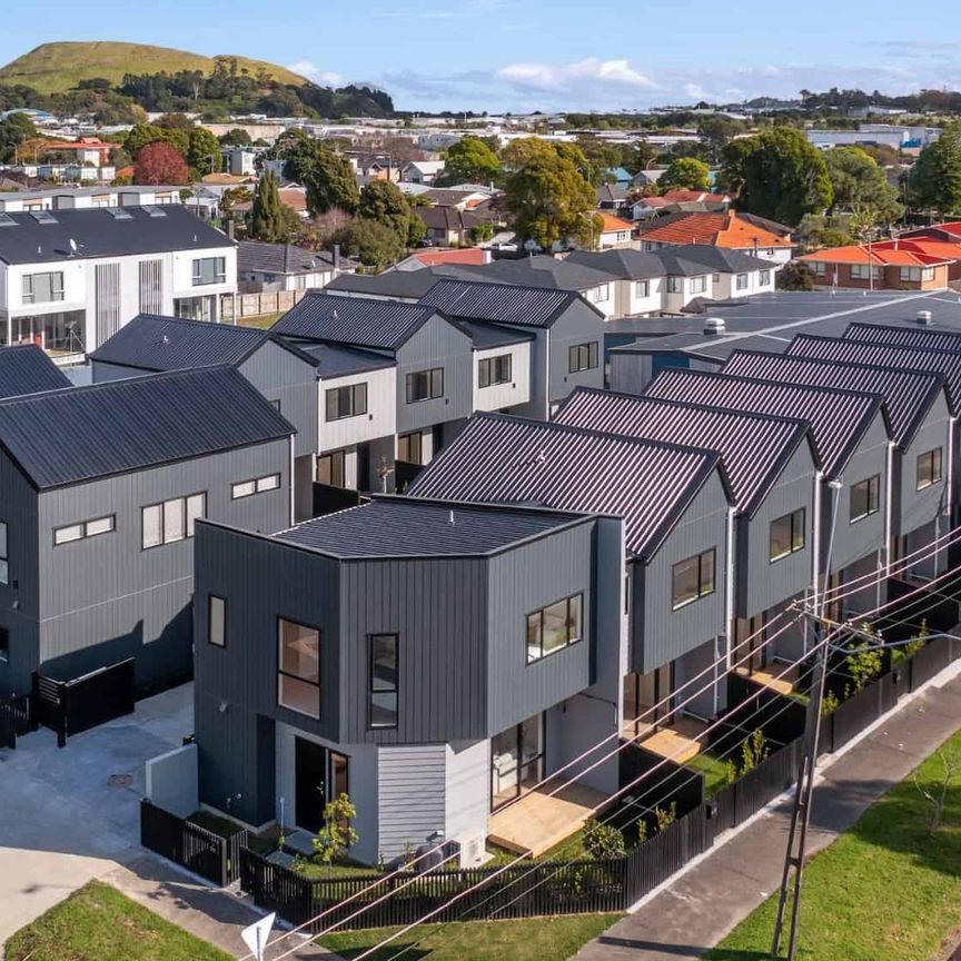 Available Now! New 2-Bedroom Home in Point England - Photo 1