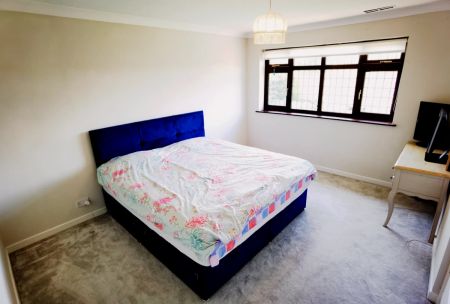 room 2 - Photo 3