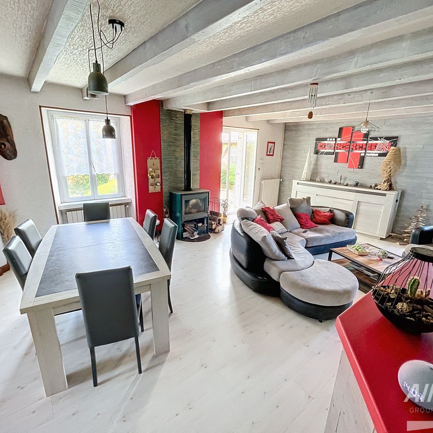 Location Maison 8 pièces 185m² SELONCOURT 25230 - Photo 1