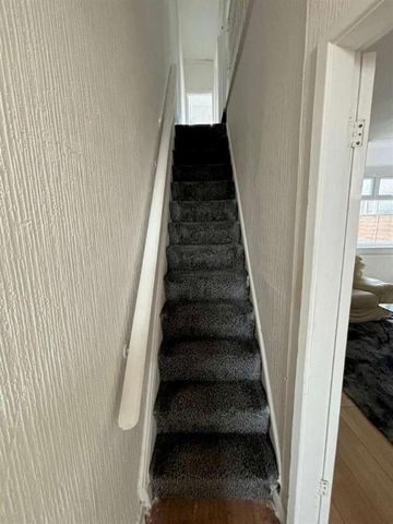 Chisholm Street, Manchester, M11 - Photo 5