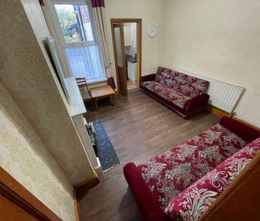 2 bedroom terraced house to rent - Photo 6