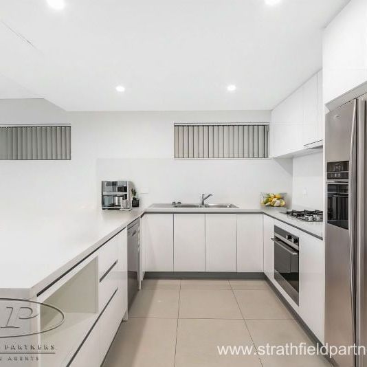 Arriva Strathfield | Huge Luxury 2 Bedroom Apartment - Photo 1