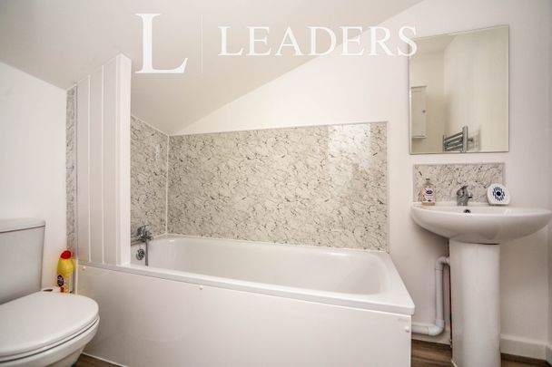 1 bedroom apartment to rent High Street, Tonbridge, Kent, TN9 - Photo 1