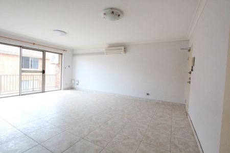 Immaculate Apartment with Access to Pool & Tennis Court - Photo 2