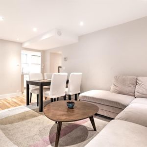 #6, Furnished 2 Bed 1 Bath - 130 Prince Arthur West, Montréal - Photo 2