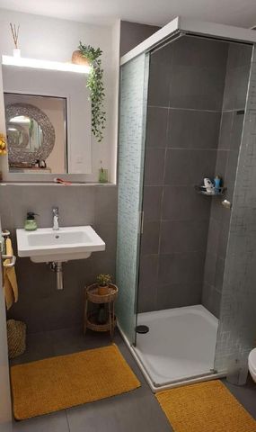 Moderne Wohnung mit Balkon und Bergsicht - Photo 4