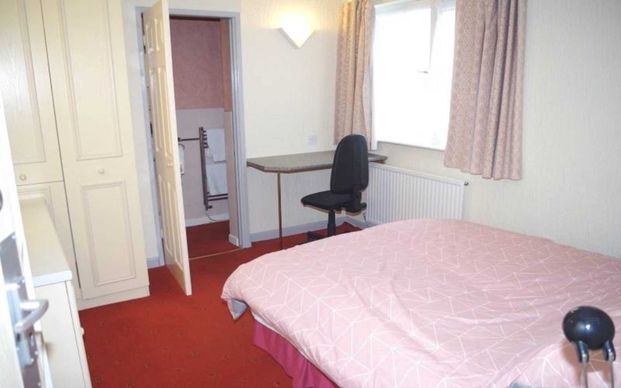 Wigan Road, Bolton - Photo 1