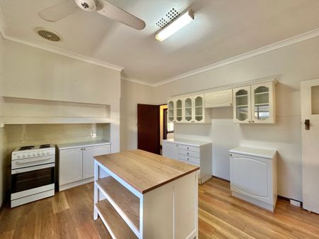 Classic Wembley charm with lifestyle at your doorstep! - Photo 2