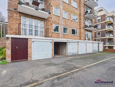 St Annes Road, Upperton, Eastbourne, BN21 - Photo 4