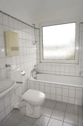 Klassische 3-Zimmer-Wohnung mit Loggia in zentraler Lage von Leverkusen-Schlebusch! - Photo 1