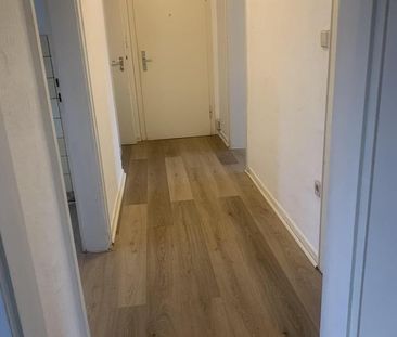 Schöne, ruhige und sonnigige 3 ZKDB Wohnung - Photo 2