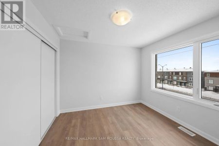 1227 CREEKWAY PRIVATE - Photo 2