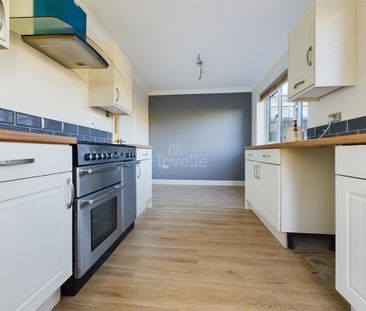 3 bedroom semi-detached house to rent - Photo 4