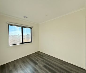 Family Friendly Home with Room to Play - Photo 3