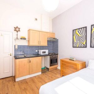 Collingham Place, London, SW5 studio to rent - Photo 2