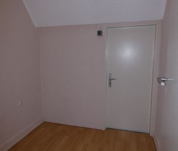 Gemütliche 2-Zimmer-Dachgeschoss-Wohnung in einem gepflegten 3-Familienhaus. - Foto 1