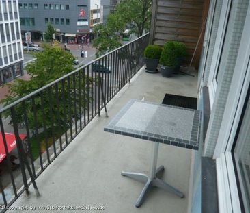 Penthouse Wohnung mit 2 Zimmer, 2 Balkone und EBK in der Innenstadt... - Foto 1