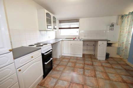 2 bedroom terraced house to rent - Photo 3