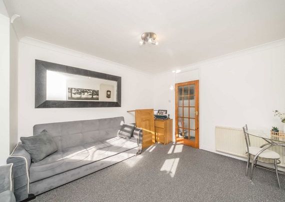 West Barnes Lane, KT3 4PP, New Malden - Photo 1