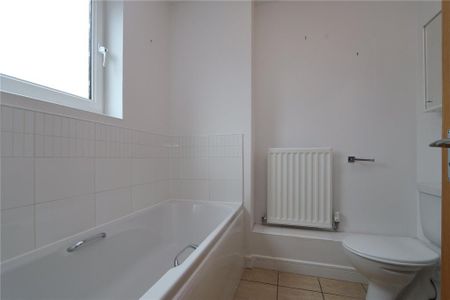 4 bedroom terraced house to rent - Photo 5