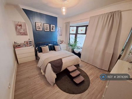 3 bedroom terraced house to rent - Photo 4