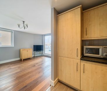 1 Bedroom - Photo 6
