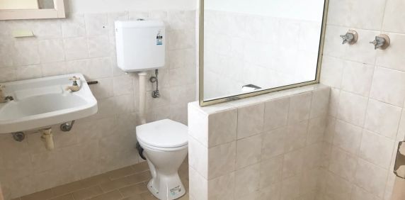 Location Location! - Photo 2