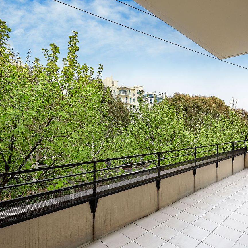8/2 Graham Street, Port Melbourne - Photo 1