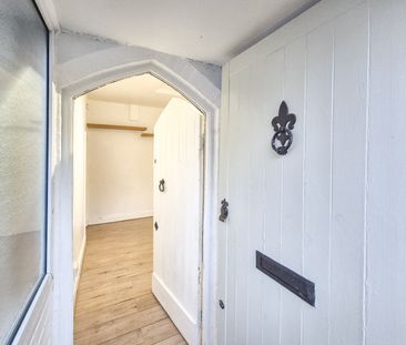 Crabbs Cottage, CM17, Old Harlow - Photo 6